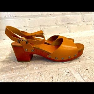 Lucky Brand wooden sole platform sandal